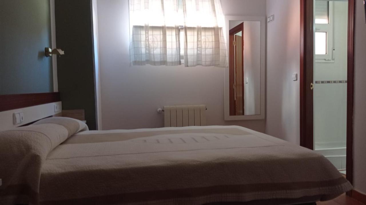 Alojamiento Numancia Pension Burgo Εξωτερικό φωτογραφία