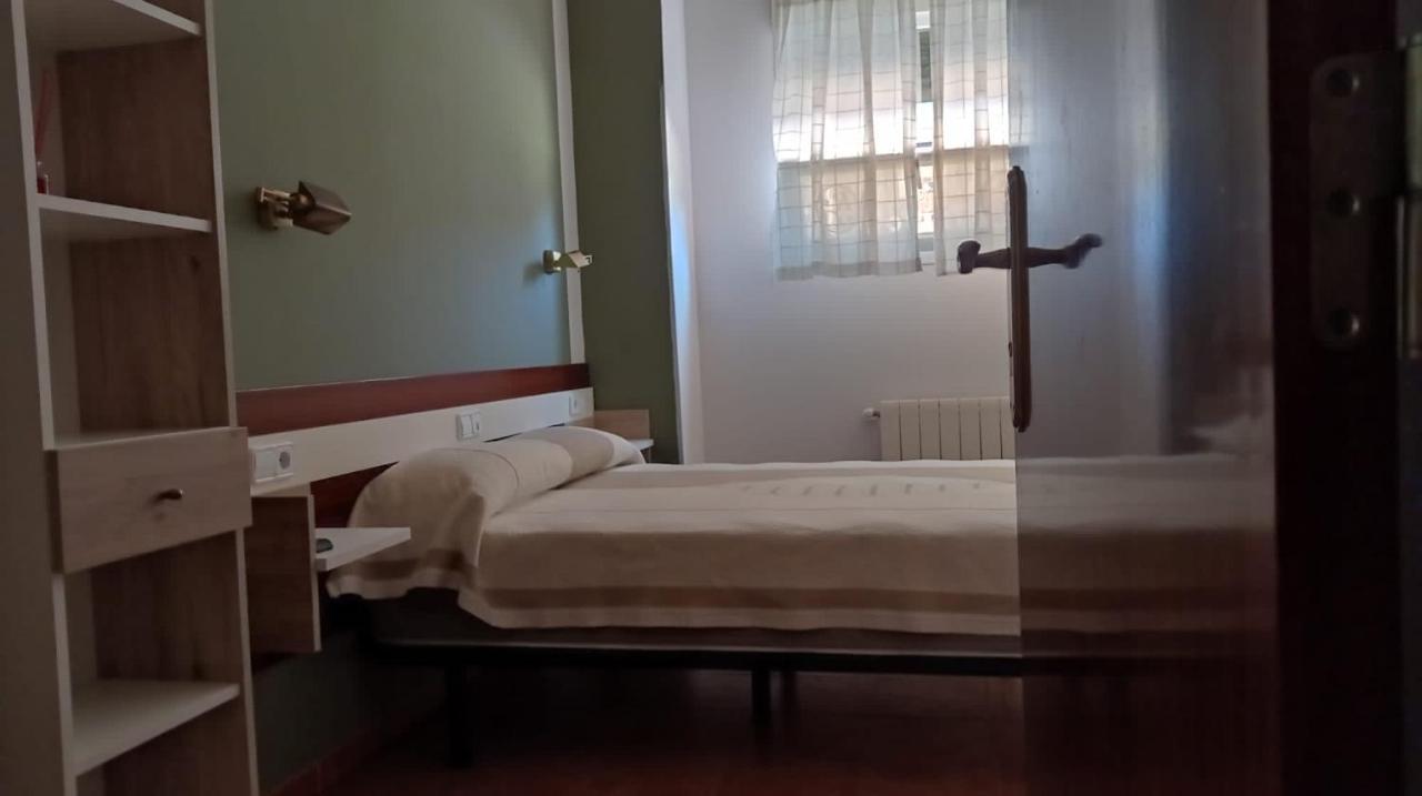 Alojamiento Numancia Pension Burgo Εξωτερικό φωτογραφία